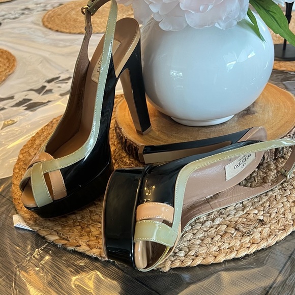 Black slingback Heels with baby green and blush accent. Gently worn but ready. - Picture 5 of 6